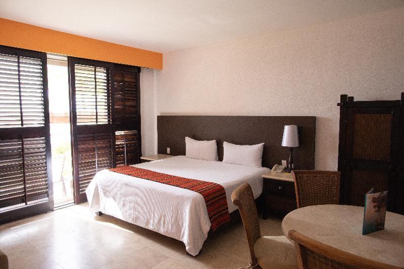 Belair Sunclub Cabos By Krystal Grand Hotel San José del Cabo Room photo