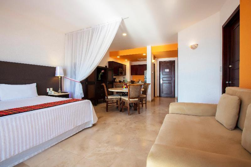 Belair Sunclub Cabos By Krystal Grand Hotel San José del Cabo Room photo